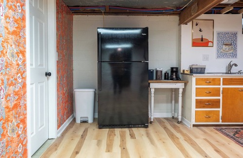 Beech Grove Apartment | Funky & Private Apartment