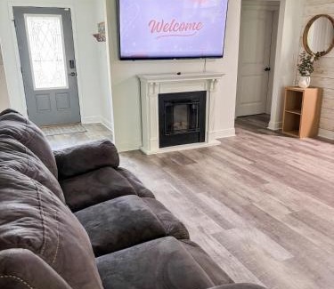 River Trace House | FUNshine Cottage!