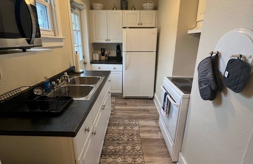 Verona Apartment | Furnished 2 bedroom 1 bathroom bottom floor unit in Verona