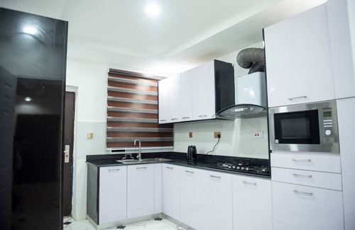 Abuja House | Furnished 3 Bedrooms Apart-24Hrs Elect/WIFI/Securi