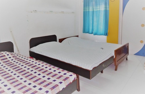 New Alipore Apartment | Furnished apt w. 2 bed rooms in New Alipore area