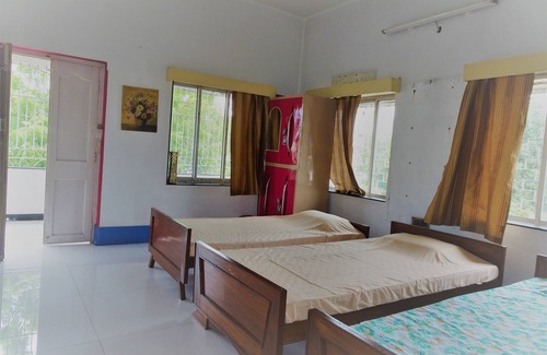 New Alipore Apartment | Furnished apt w. 2 bed rooms in New Alipore area