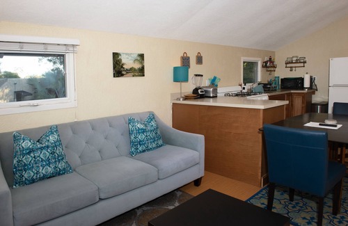 Middletown Apartment | Furnished Bright Quiet Studio Flat In Mission Hills (SD)