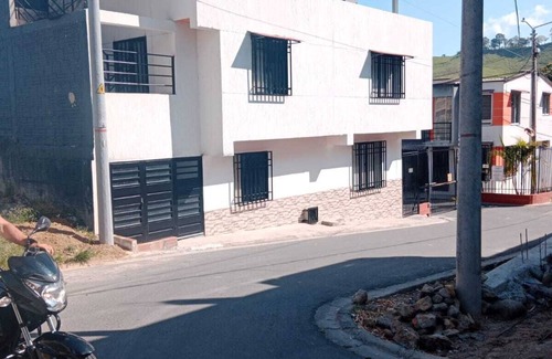 La Estrella Apartment | Furnished studio apartment in urban area Termales de Santa Rosa Risaralda "RENACER1".