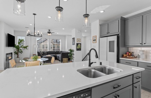 Cypress House | Furnished Rooms for Travel Nurses and Healthcare Pros in Bridgeland, Cypress, TX