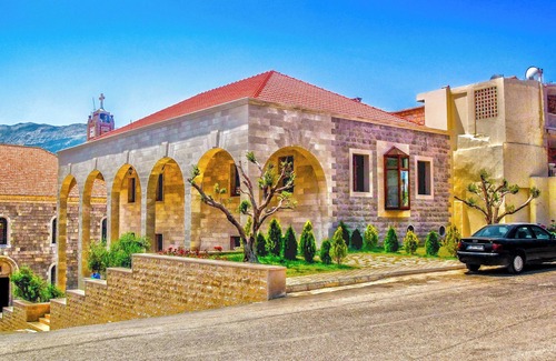 Kfardebian House | Furnished Wooden Caravan in Qartaba Panoramic View, Garden and Comfort
