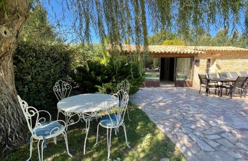 Fuveau House | FUVOLEA, Maison de vacances à 15 min du centre d'Aix-en-Provence, piscine chauffée en saison - jardin - parking privé gratuit