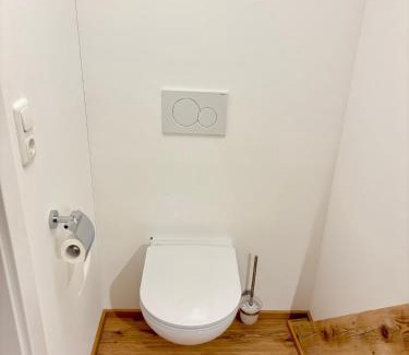 Seekirchen am Wallersee Apartment | Gästehaus Seeblick Penthousewohnung