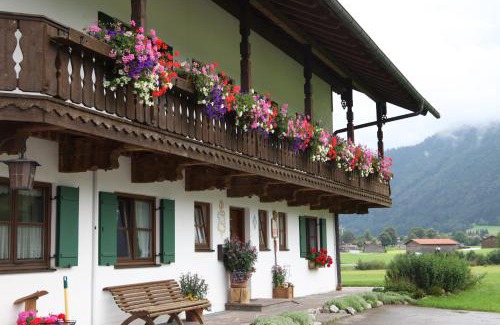 Unterammergau House | Gästehaus-Bauernhof Buchwieser