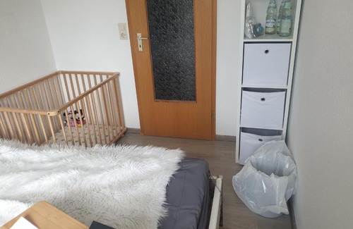 Forst Other | Gästezimmer bei Katzenliebhaberin und Chihuahua