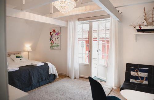 Oregrund Hotel | Gårdshotell Klockargården Öregrund