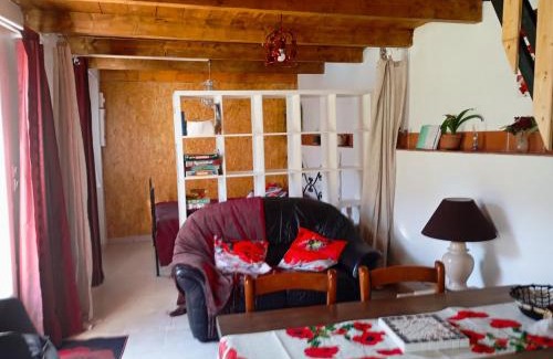 Saint-Sebastien-d'Aigrefeuille House | Gîte les coquelicots