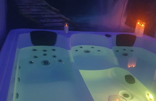 Saint-Michel-l'Observatoire House | Gîte de charme avec jacuzzi