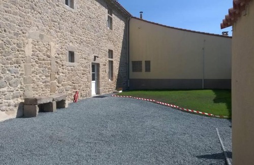 Saint-Martin-des-Tilleuls House | Gîte à 15 mn du Puy du F0U La Halte Martinoise