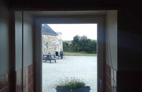 Rostrenen House | Gîte 4 Personnes en Centre Bretagne, Avec Piscine Extérieure Chauffée et spa