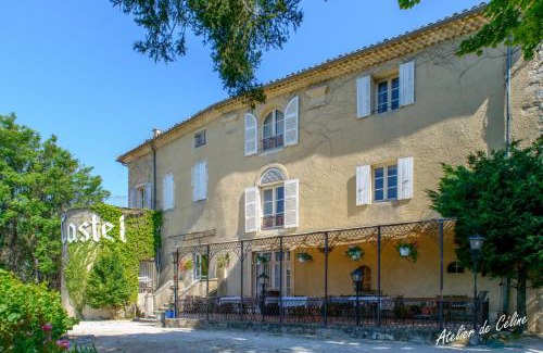 Montboucher-sur-Jabron Apartment | Gîte au château