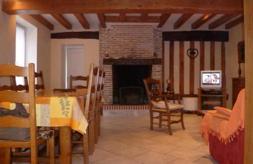Cour-Cheverny House | Gîte au coeur des Châteaux de la Loire avec jardin clos, cheminée et équipements modernes. - FR-1-491-360