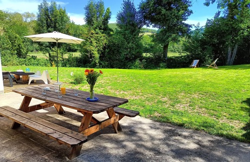 Saint-Just-la-Pendue House | Gîte "Au fil du Gand". An ideal place for families.
