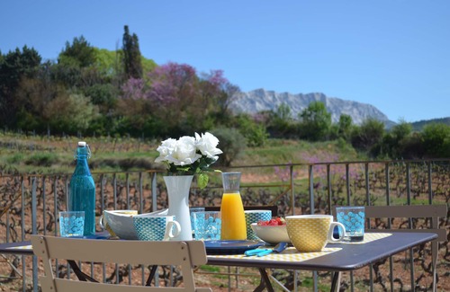 Le Tholonet Apartment | Gîte au milieu des Vignes - Syrah