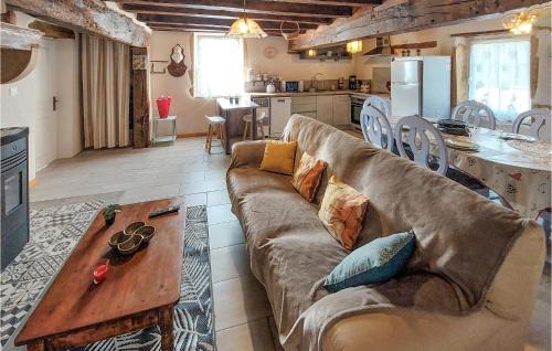 Pouilly-sous-Charlieu House | Gîte Aux Hirondelles