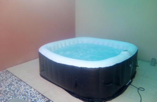 Saint-Rabier House | Gîte chaleureux avec jacuzzi