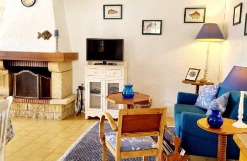 Lesquielles-Saint-Germain House | Gîte charmant au bord de l'eau avec terrasse, cheminée et équipements complets à Lesquielles-St-Germain - FR-1-532-18
