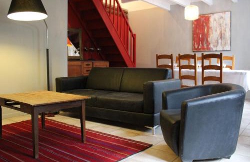 Tonnoy House | Gîte Charmant avec Cheminée, Terrasse et Stationnement - Proche Nancy et Moselle - FR-1-584-50