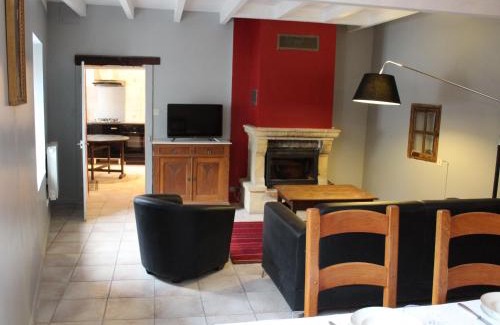 Tonnoy House | Gîte Charmant avec Cheminée, Terrasse et Stationnement - Proche Nancy et Moselle - FR-1-584-50
