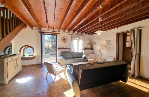 Saint-Priest-la-Prugne House | Gîte de charme avec piscine intérieure chauffée, 12/14 personnes - FR-1-496-346