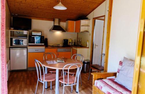 Laval-sur-Luzege Apartment | Gîte de France Chalet - Gîte de France 4 personnes MAE-6504