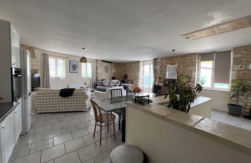 Genac-Bignac House | Gîte de L'hortensia, Maison de Campagne