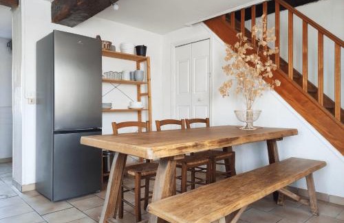 Chezal-Benoit House | Gîte de la Ferme Florale Ponoie