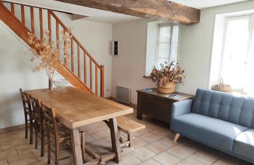 Chezal-Benoit House | Gîte de la Ferme Florale Ponoie