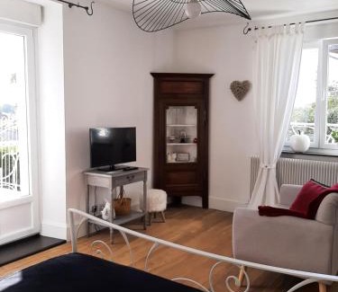 Lacroix-sur-Meuse Apartment | Gîte des Agapanthes
