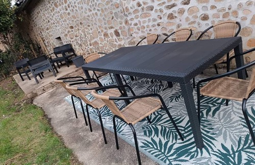Montigny-en-Morvan House | Gîte des Marguerites, pets welcome