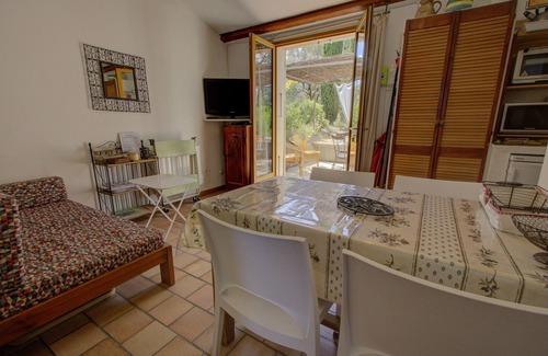 Mirabel-aux-Baronnies Ski Chalet | Gîte Eden, aux Mirabelles, piscine commune