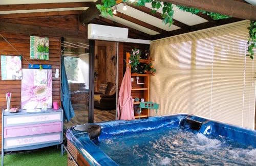 Brezilhac House | Gîte en pleine nature - Parc, Piscine, Jacuzzi