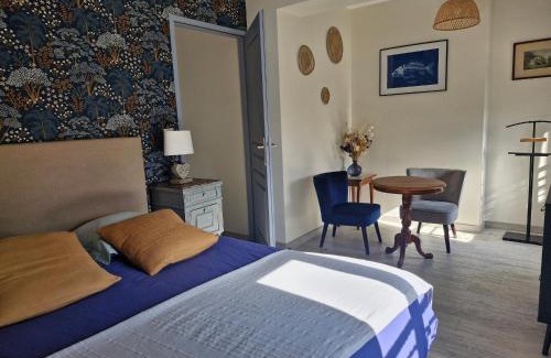 Briare Bed & Breakfast | Gîte entre Loire et canaux, proche centre-ville, idéal pour grands groupes et séjours historiques - FR-1-590-369