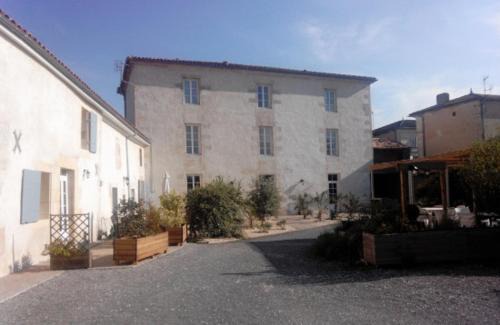 Gemozac House | Gîte familial - Les PALMIERS