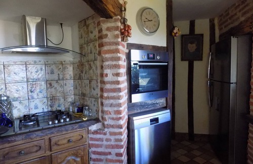 Brie House | Gîte for 2 to 6 people, 3500 l spa, swimming pool, boules pitch.