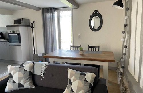 Gonneville-sur-Honfleur Apartment | Gîte & garden & parking (near Honfleur) Linen provided WIFI