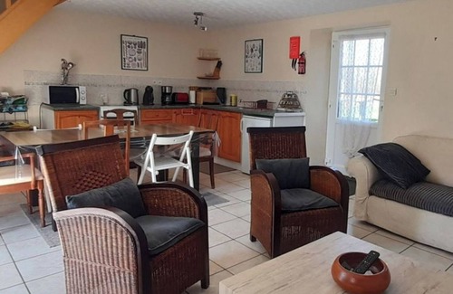 Taillebois House | Gîte in Suisse Normande, sleeps 7, peaceful setting, 5 mins from La Roche d'Oëtre