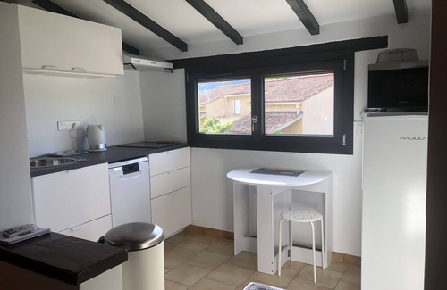 Entrechaux House | Gîte Indépendant au Pied du Mont Ventoux
