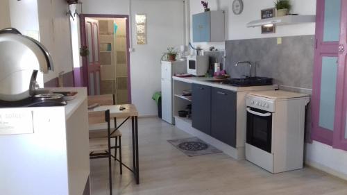 Saint-Ambroix Apartment | Gîte L'étape - indépendant & plein pied