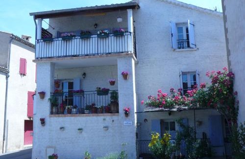 Le Chaffaut-Saint-Jurson Apartment | Gîte la grange au cœur de la Provence