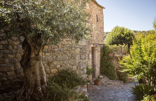 Casteljau Cottage | Gîte Lagon, shaded terrace I sleeps 4 I Domaine le C4