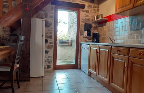 Joyeuse Cottage | Gîte MAGNAN*, 55 m², quiet, charm and nature, heated swimming pool, south Ardèche