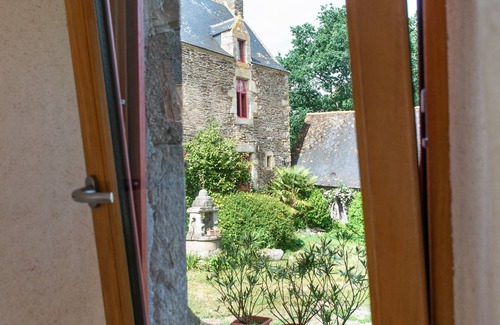 Brelidy House | Gîte Magniolia between Terre/Mer ecological materials garden