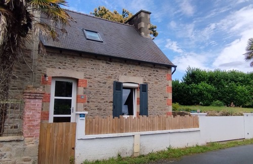 Plouha House | Gîte Mamie Cocotte: maison rénovée proche mer et toutes commodités en Bretagne