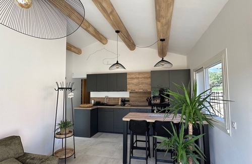 Bedoin House | Gîte Neuf à Bedoin-ventoux, Cœur du Pnr. Reposant, vue sur un Écrin de Verdure
